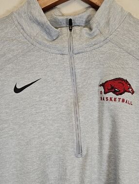 Nike Dri-fit Gray Arkansas Razorbacks Basketball 1/4 Zip, Size Medium